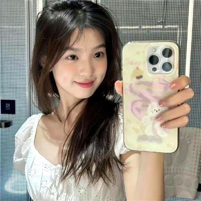 穿一只红鞋的男人